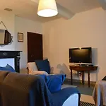 Nyaraló In With Forest